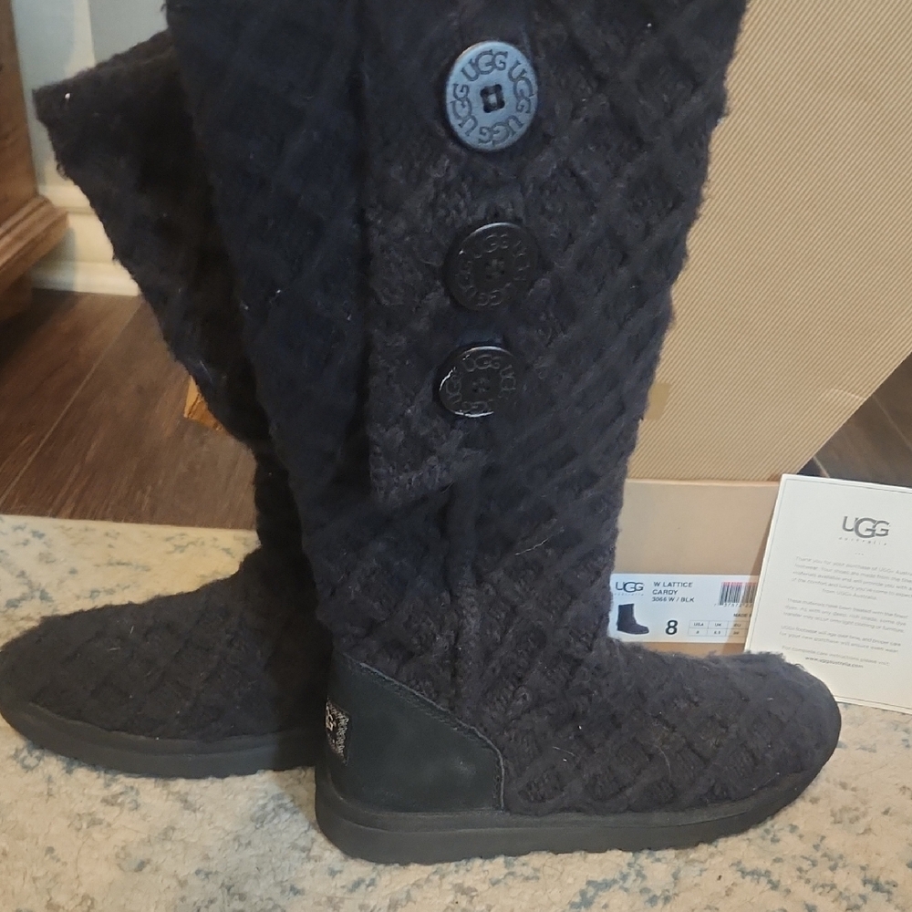 UGG Black Winter Boots with Quilted Pattern and Comfort Sole